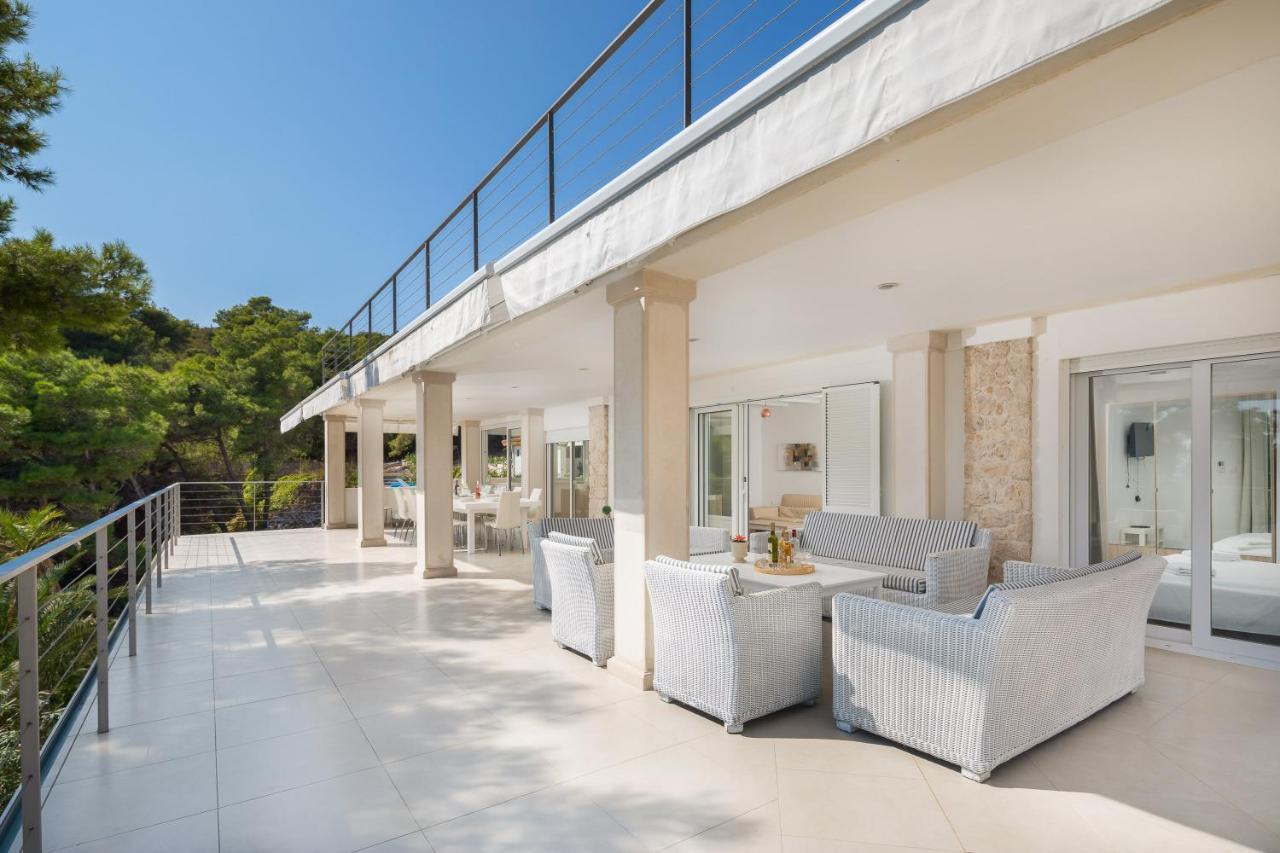 Oceanus Vila *